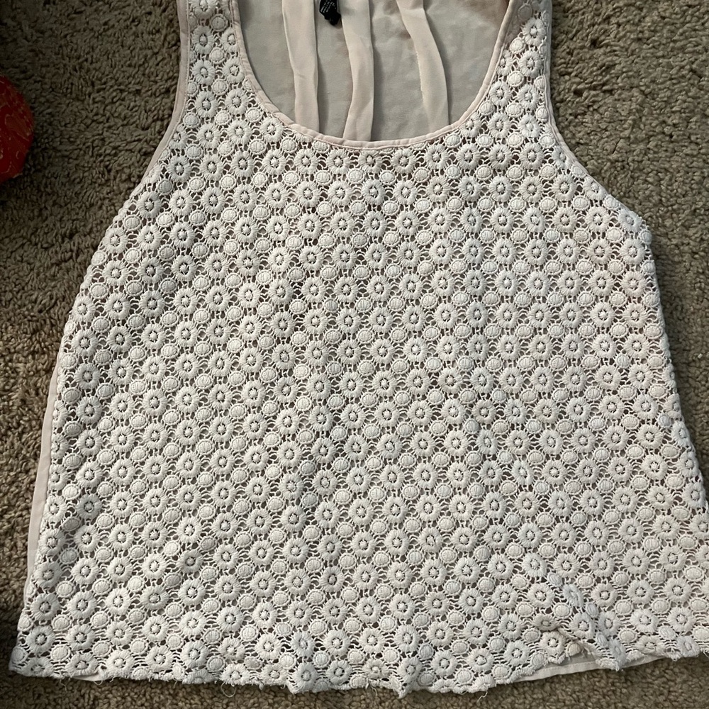 Elegant White Lace Sleeveless Top